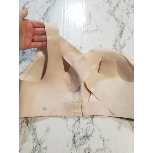 Lululemon Athletica Enlite Sports Bra - Picture 2 of 3